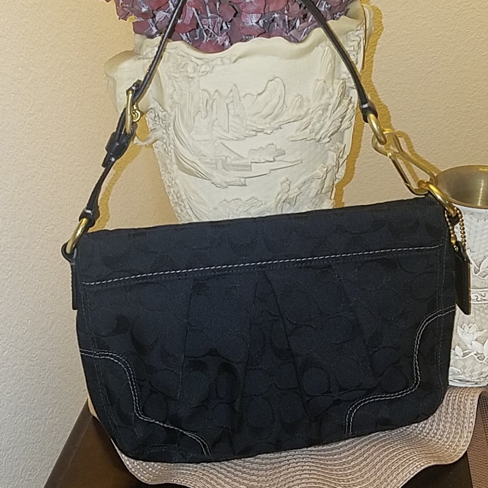 Brandnew Vintage Coach Black Soho bag